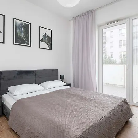 Apartment Przestronny Apartament Z Tarasem Lodz Borowieckiego 1 By Heyrent