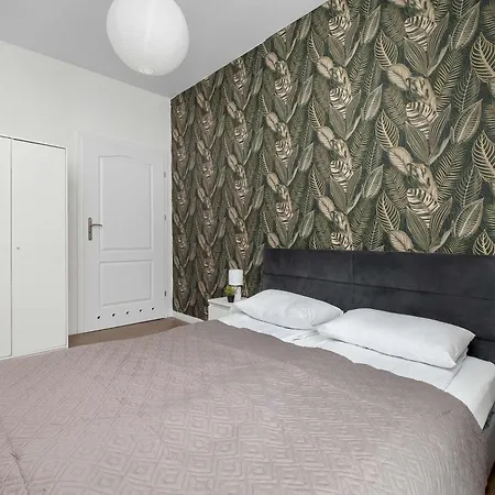 Przestronny Apartament Z Tarasem Lodz Borowieckiego 1 By Heyrent *