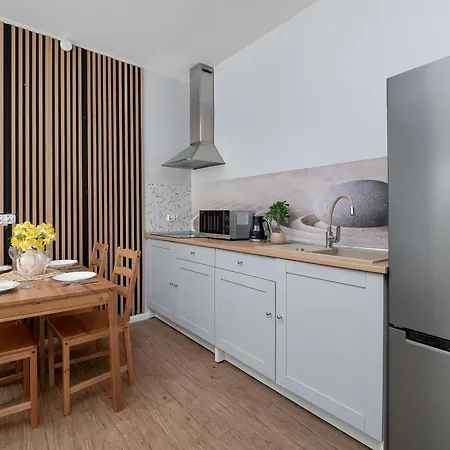 Apartment Przestronny Apartament Z Tarasem Lodz Borowieckiego 1 By Heyrent Lodz