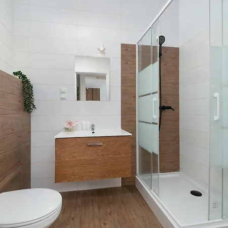 Przestronny Apartament Z Tarasem Lodz Borowieckiego 1 By Heyrent * Lodz