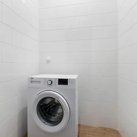 Przestronny Apartament Z Tarasem Lodz Borowieckiego 1 By Heyrent