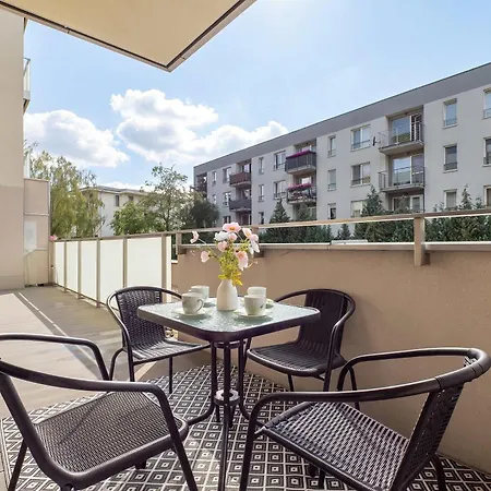 Przestronny Apartament Z Tarasem Lodz Borowieckiego 1 By Heyrent Apartment